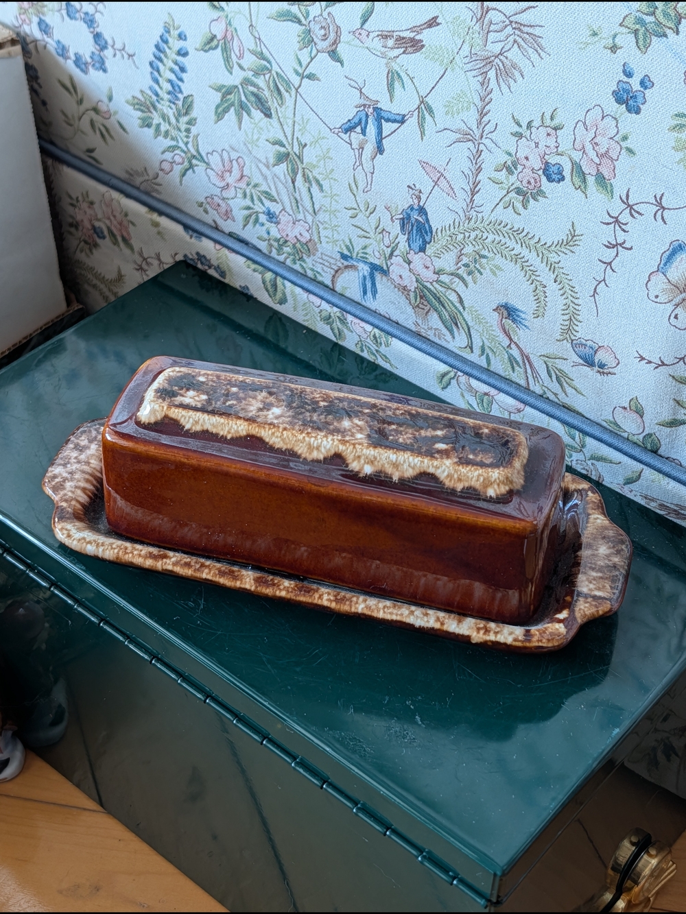 Vtg Hull Covered Butter Dish